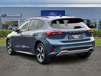 Used Ford Focus 2022 for sale - 76277179: Photo 2