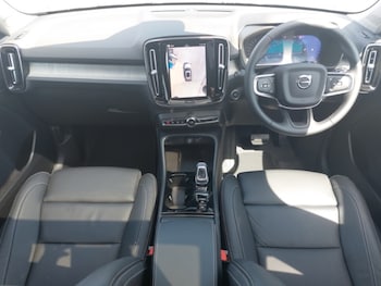 Used Volvo XC40 2025 for sale - 79175918: Photo