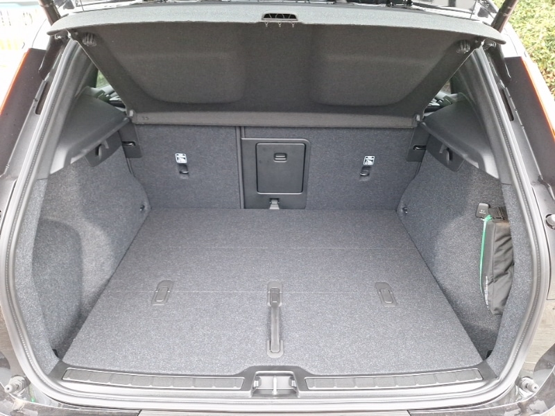 Used Volvo XC40 2025 for sale - 76427255: Photo 8