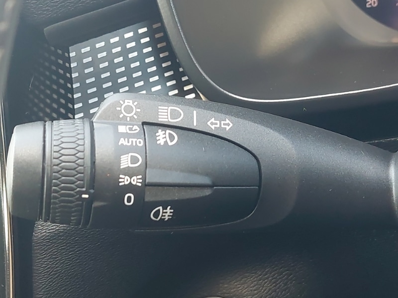 Used Volvo XC40 2022 for sale - 76442232: Photo 17