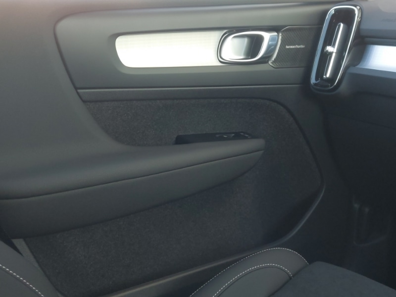 Used Volvo XC40 2025 for sale - 77947476: Photo 11