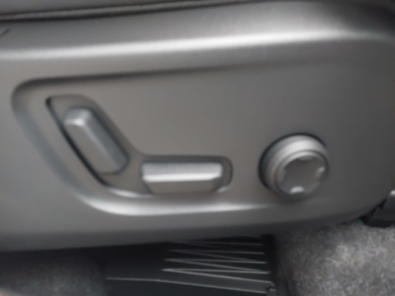 Used Volvo XC40 2025 for sale - 76575701: Photo 13