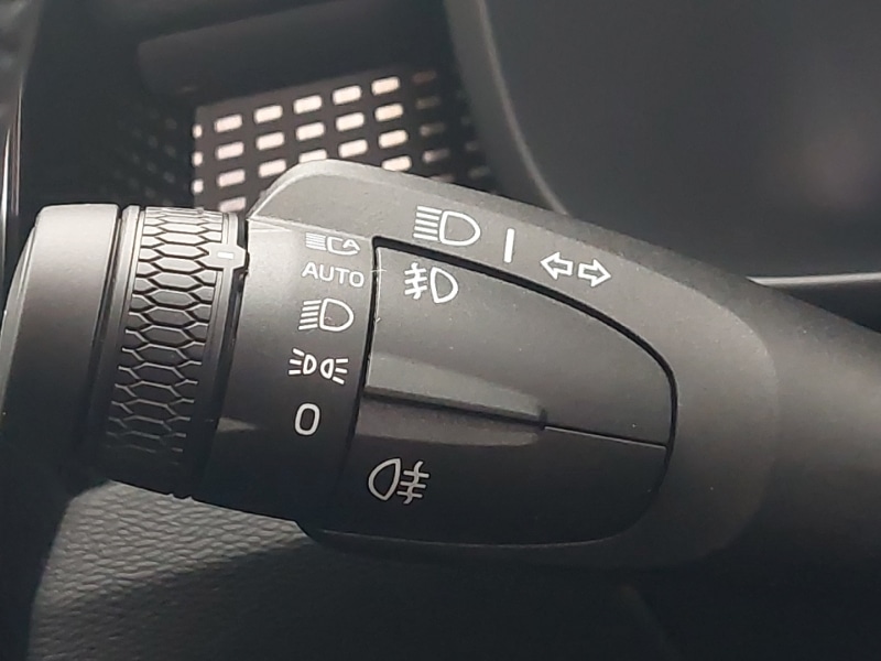 Used Volvo XC40 2025 for sale - 76575701: Photo 17