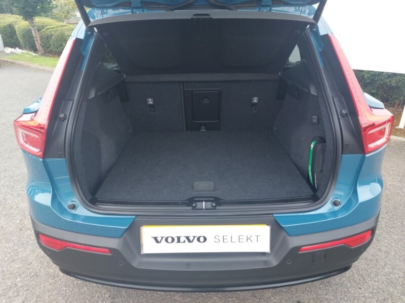 Used Volvo XC40 2023 for sale - 77980856: Photo 8