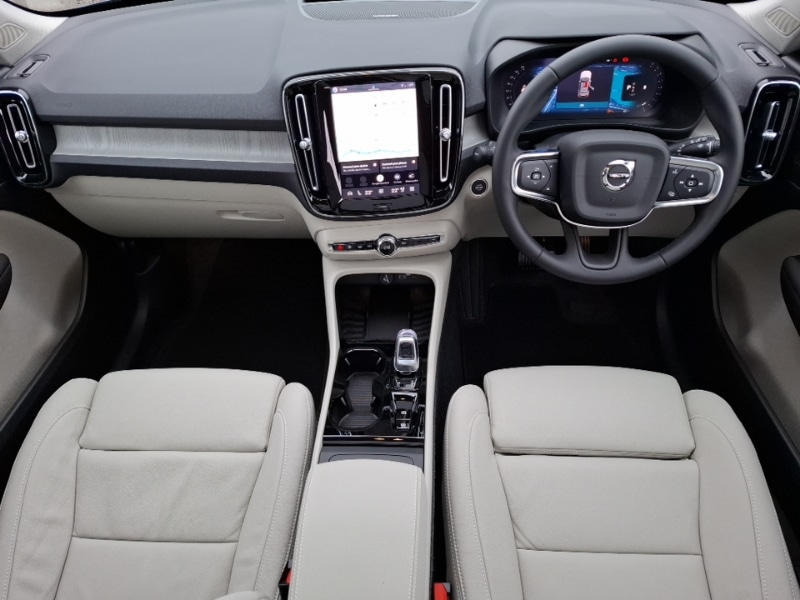 Used Volvo XC40 2025 for sale - 78023541: Photo 2