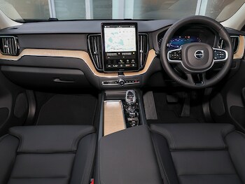 Used Volvo XC60 2025 for sale - 77242074: Photo