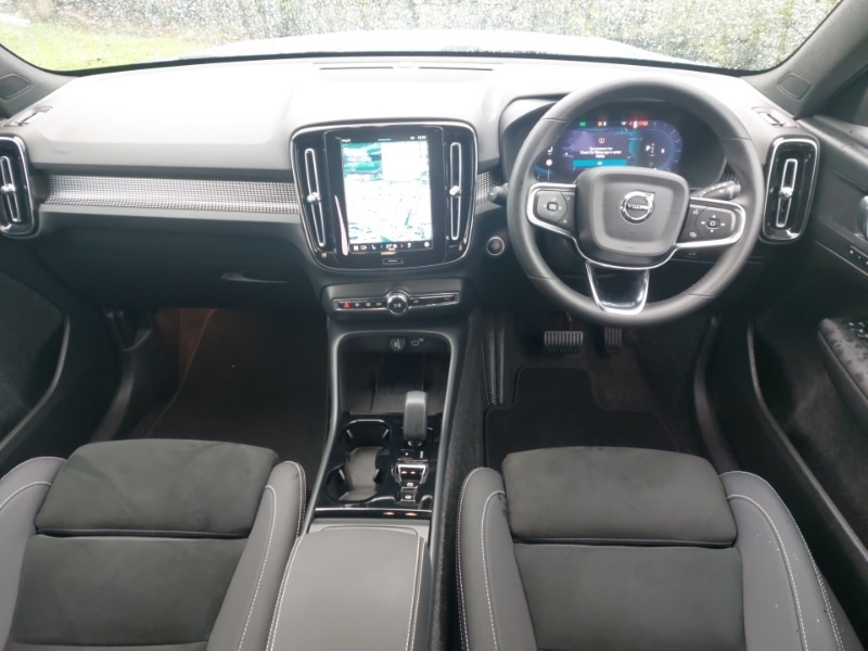 Used Volvo XC40 2024 for sale - 76389652: Photo 2