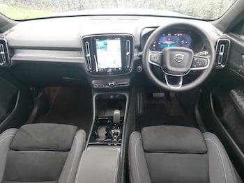 Used Volvo XC40 2024 for sale - 76389652: Photo