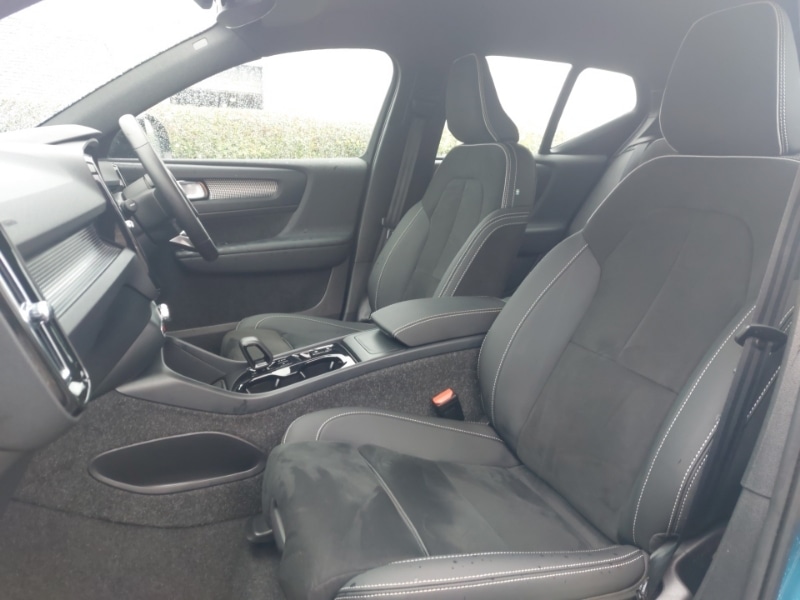 Used Volvo XC40 2024 for sale - 76389652: Photo 5