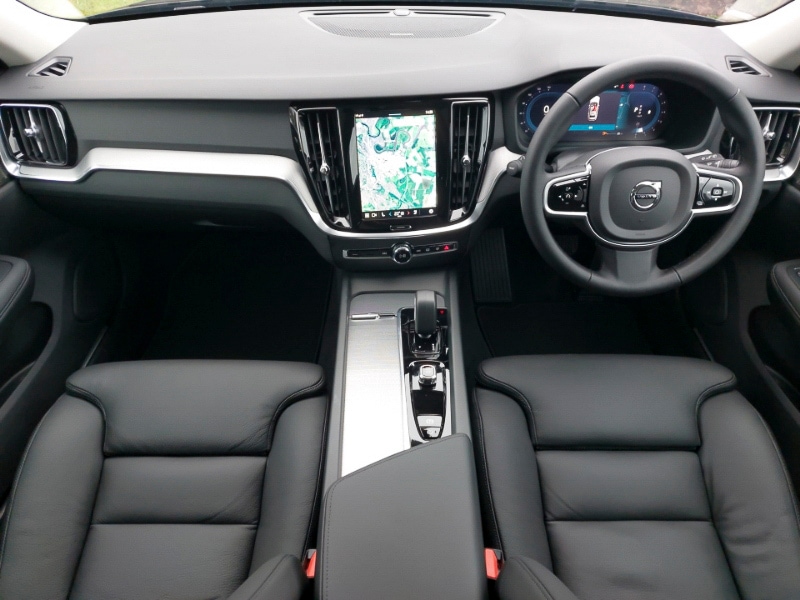 Used Volvo V60 2025 for sale - 77352764: Photo 2