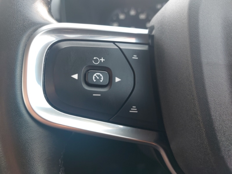 Used Volvo XC40 2021 for sale - 76389645: Photo 16