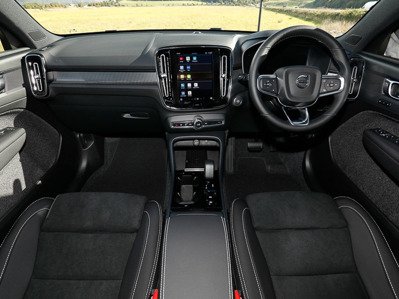 Used Volvo XC40 2025 for sale - 77508973: Photo 2