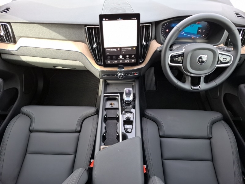 Used Volvo XC60 2025 for sale - 78113366: Photo 2