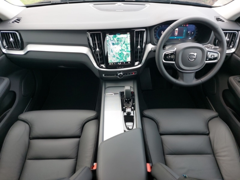 Used Volvo V60 2025 for sale - 78051747: Photo 2