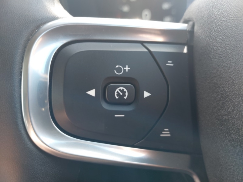 Used Volvo XC40 2023 for sale - 76389654: Photo 15