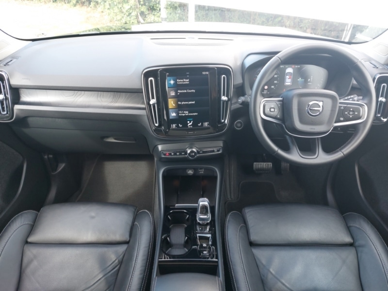 Used Volvo XC40 2023 for sale - 76389654: Photo 2