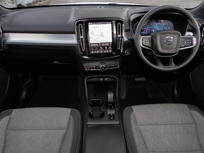 Used Volvo XC40 2025 for sale - 77105512: Photo 2