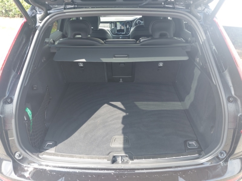 Used Volvo XC60 2024 for sale - 76389658: Photo 8