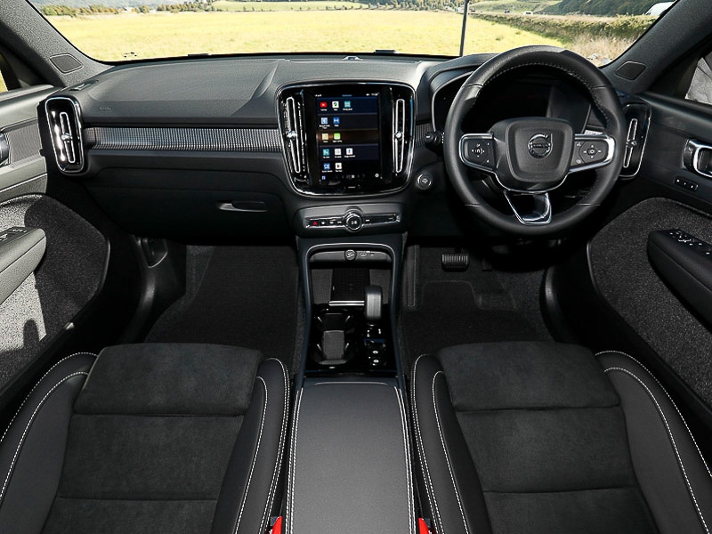 Used Volvo XC40 2025 for sale - 77522659: Photo 2