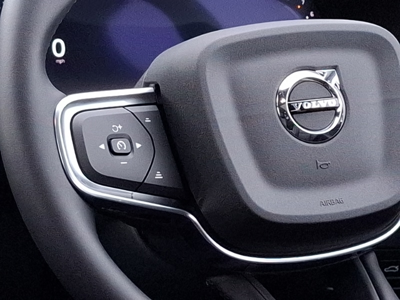 Used Volvo XC40 2025 for sale - 77921894: Photo 11