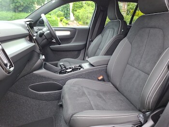 Used Volvo XC40 2026 for sale - 78945431: Photo