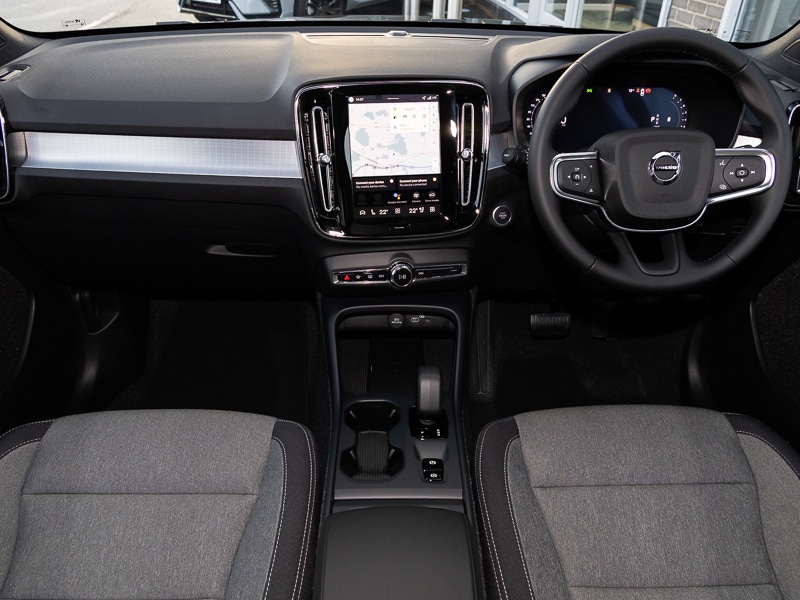 Used Volvo XC40 2025 for sale - 76958955: Photo 2