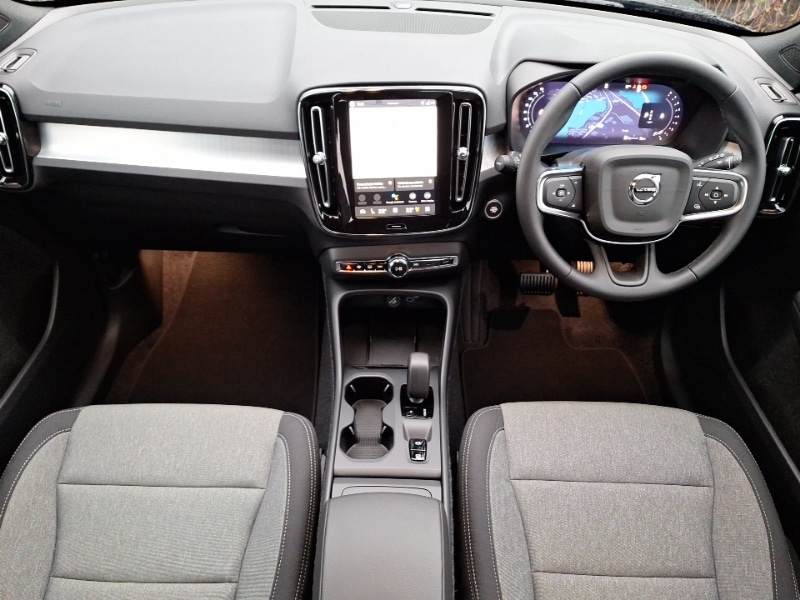 Used Volvo XC40 2025 for sale - 76431566: Photo 2