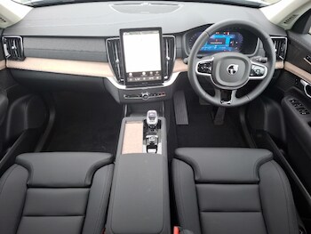 Used Volvo XC90 2025 for sale - 78945428: Photo