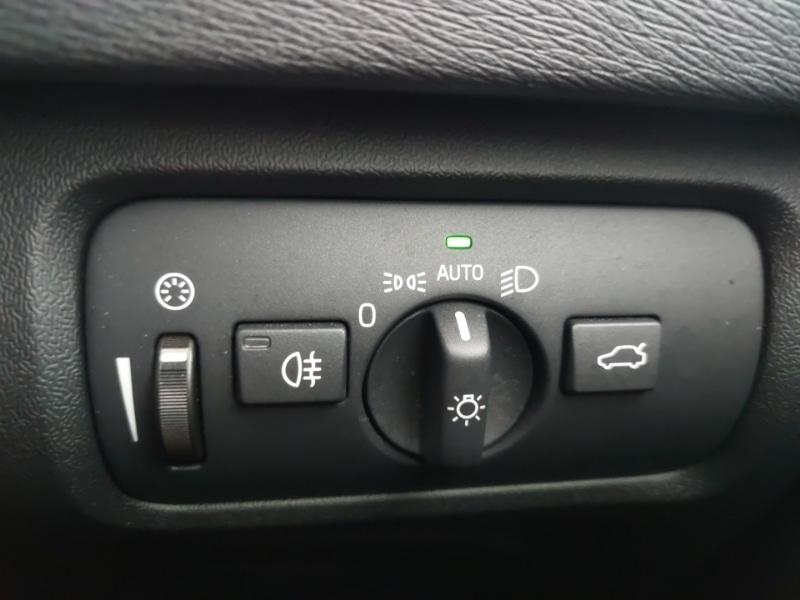 Used Volvo V40 2019 for sale - 77623083: Photo 13