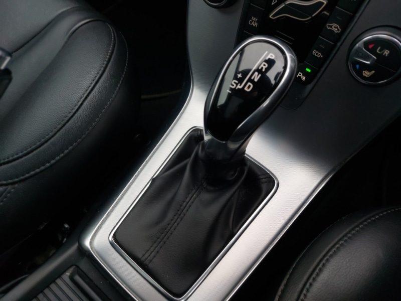 Used Volvo V40 2019 for sale - 77623083: Photo 14