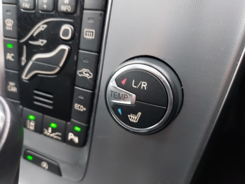 Used Volvo V40 2019 for sale - 77623083: Photo 15