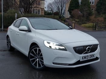 Used Volvo V40 2019 for sale - 77623083: Photo