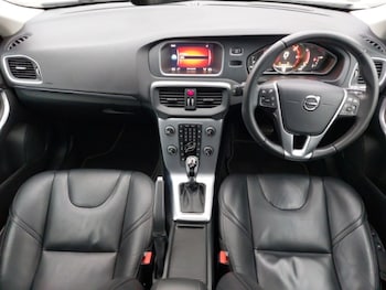 Used Volvo V40 2019 for sale - 77623083: Photo