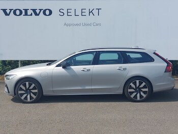 Used Volvo V90 2025 for sale - 77982196: Photo