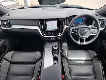 Used Volvo V60 2023 for sale - 79480962: Photo