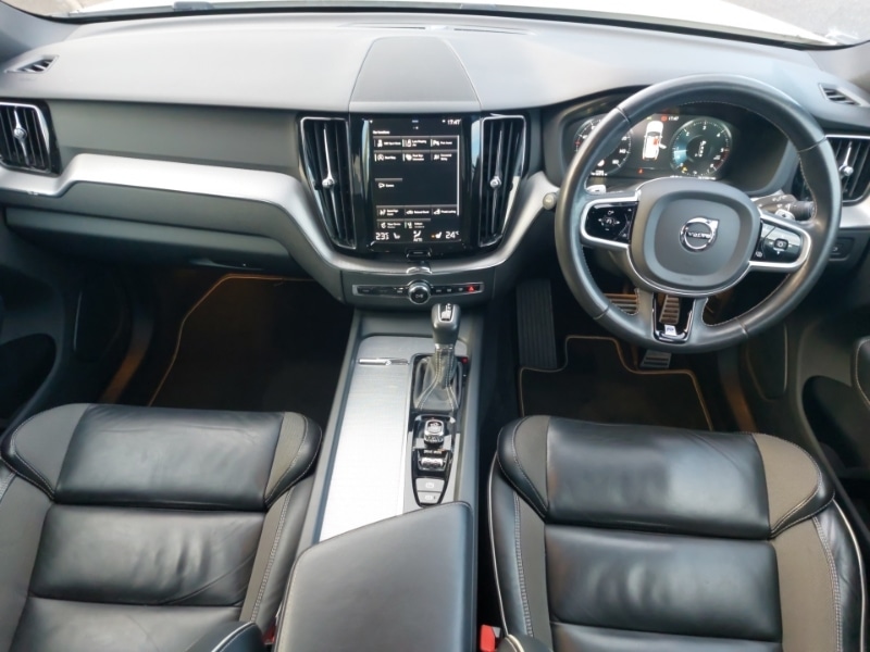 Used Volvo XC60 2020 for sale - 78005953: Photo 2