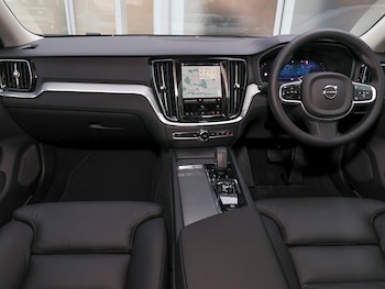 Used Volvo V60 2025 for sale - 76540458: Photo