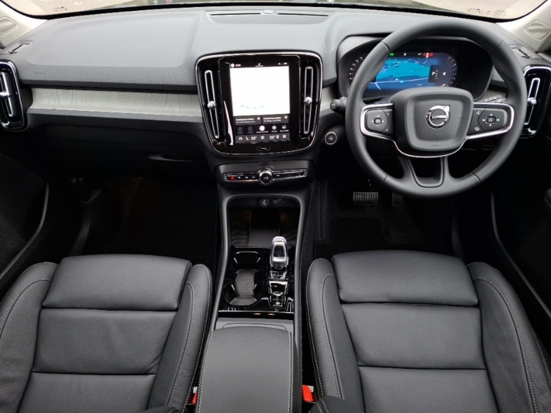 Used Volvo XC40 2025 for sale - 77921890: Photo 2