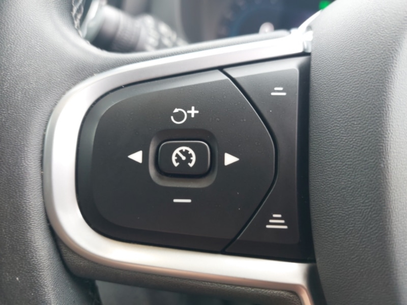 Used Volvo XC60 2022 for sale - 76389648: Photo 12