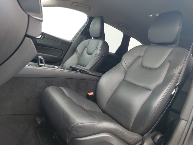 Used Volvo XC60 2022 for sale - 76389648: Photo 5