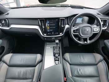 Used Volvo V60 2020 for sale - 78940900: Photo