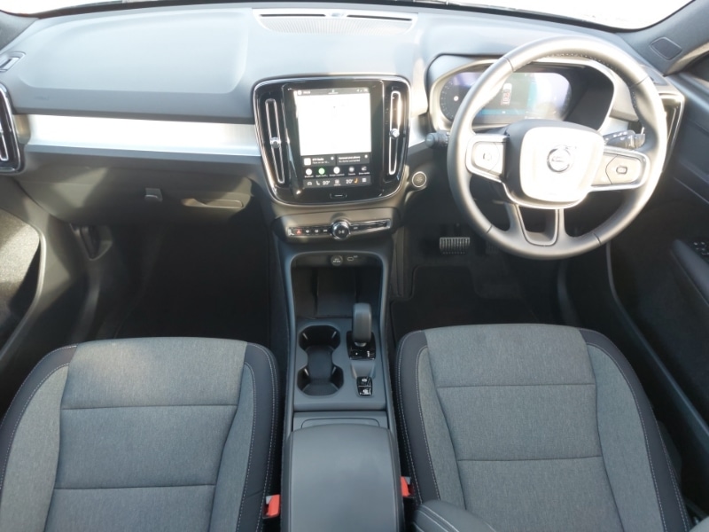 Used Volvo XC40 2025 for sale - 78146855: Photo 2