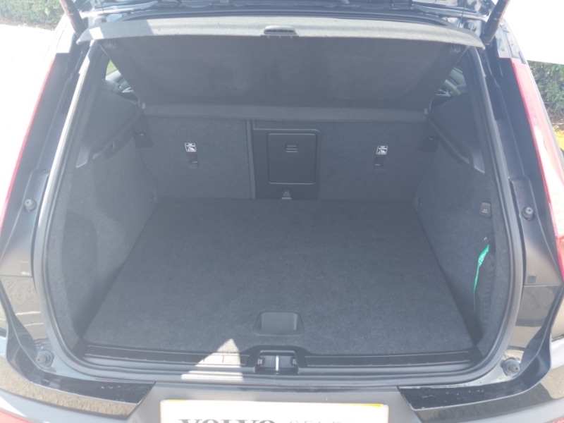 Used Volvo XC40 2022 for sale - 76595192: Photo 8