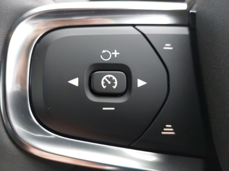 Used Volvo XC40 2025 for sale - 77329839: Photo 13