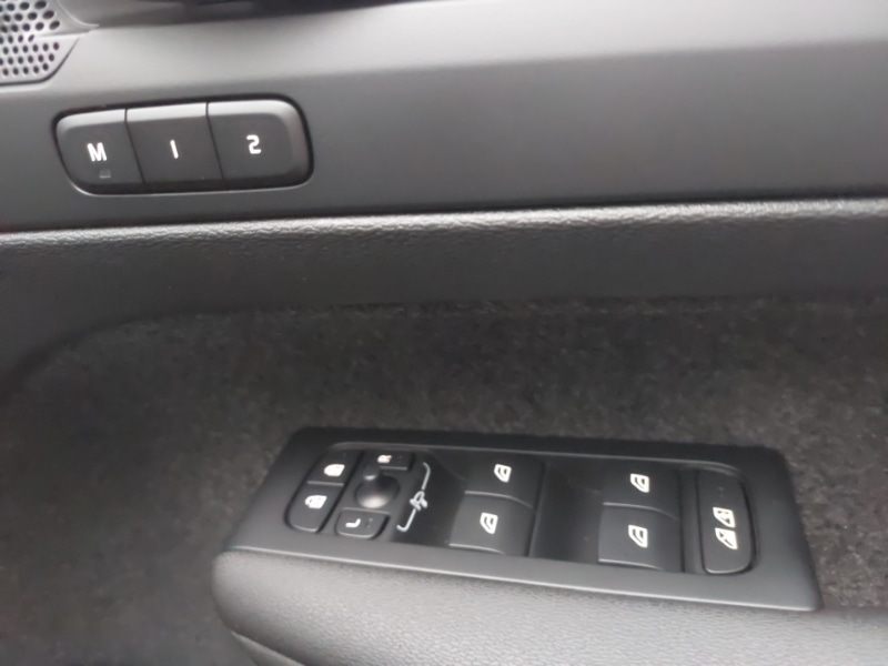 Used Volvo XC40 2025 for sale - 77329839: Photo 15