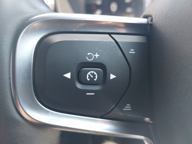 Used Volvo XC40 2022 for sale - 76389629: Photo 15