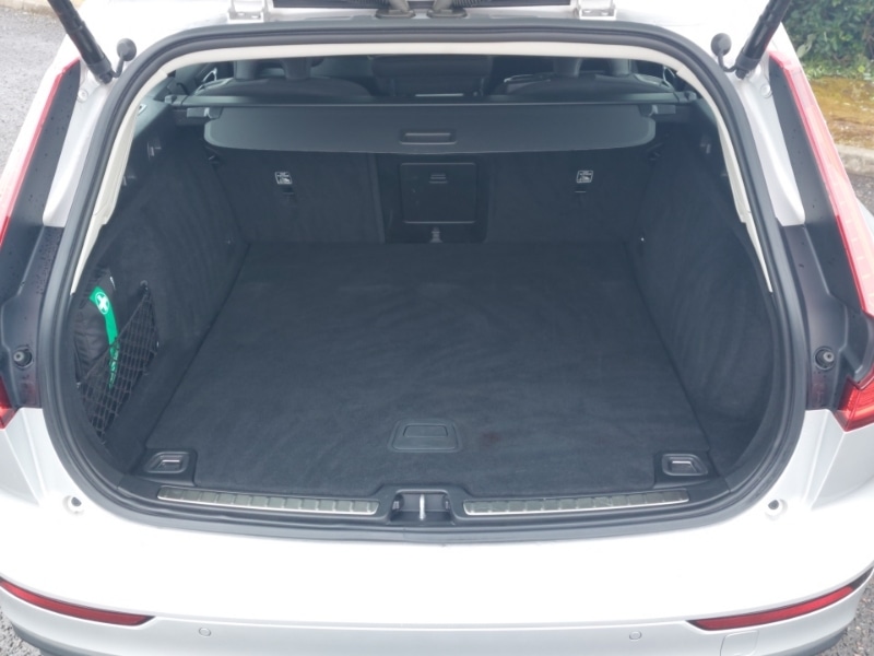 Used Volvo V60 2022 for sale - 76389660: Photo 8