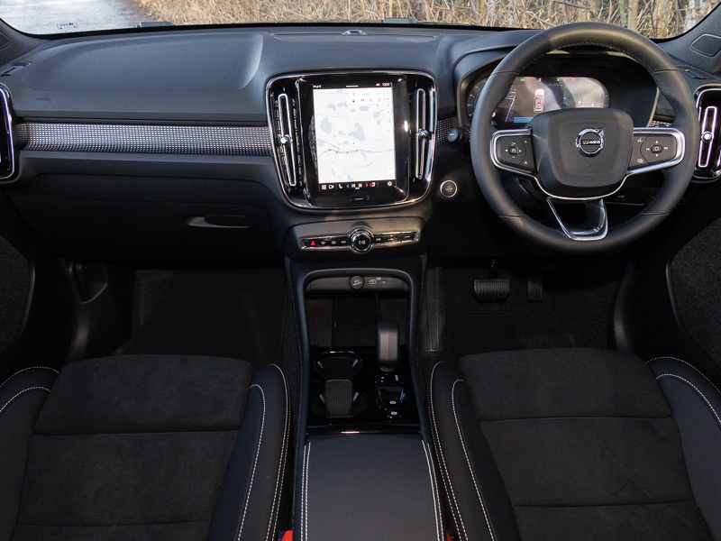 Used Volvo XC40 2025 for sale - 77169159: Photo 2