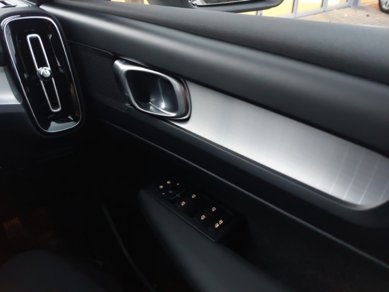 Used Volvo XC40 2025 for sale - 77664061: Photo 14