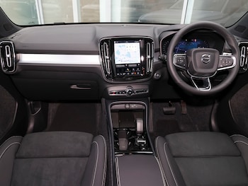 Used Volvo XC40 2025 for sale - 76540457: Photo